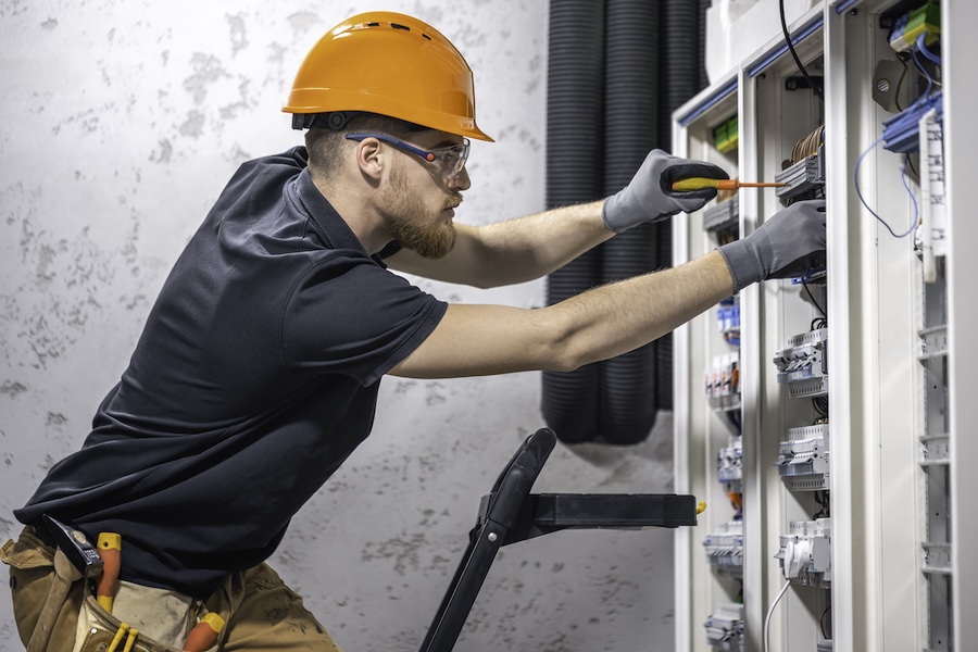 electrical technician working on circuit breaker p 2026 01 09 00 39 46 utc